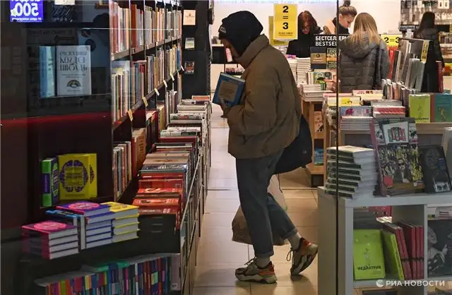 Екатерина II возглавила книжные рейтинги России с бестселлерными «Мемуарами»