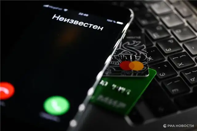 Женщины чаще мужчин попадали в ловушки мошенников в 2025 году — данные ВТБ