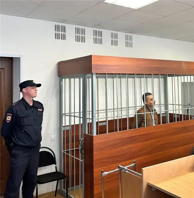 Адвокат признанного иноагентом Шлосберга оспаривает его задержание по …